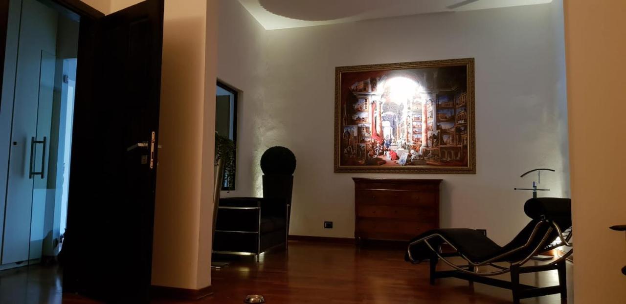 La Casa Con Piscina Riscaldata Interna Anna Luxury Garden Apartment ปิซา ภายนอก รูปภาพ