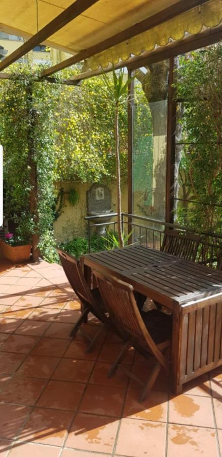 La Casa Con Piscina Riscaldata Interna Anna Luxury Garden Apartment ปิซา ภายนอก รูปภาพ